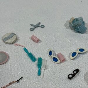 Vintage Barbie Mattel Doll Styling Set with Pink curlers and Accessories